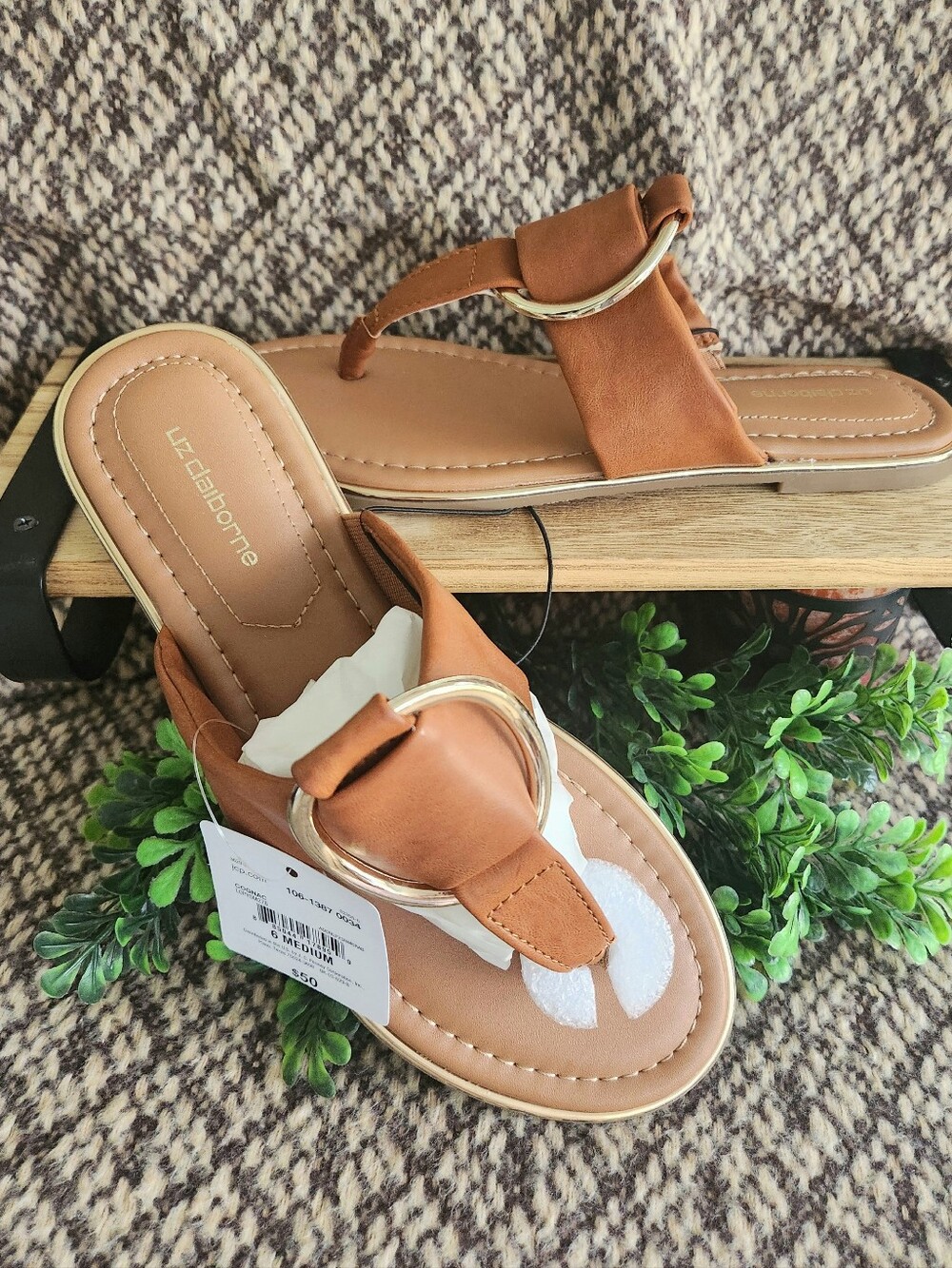 NEW..Liz Claiborne Cognac Brown Leather Thong Sandals with Gold Accent